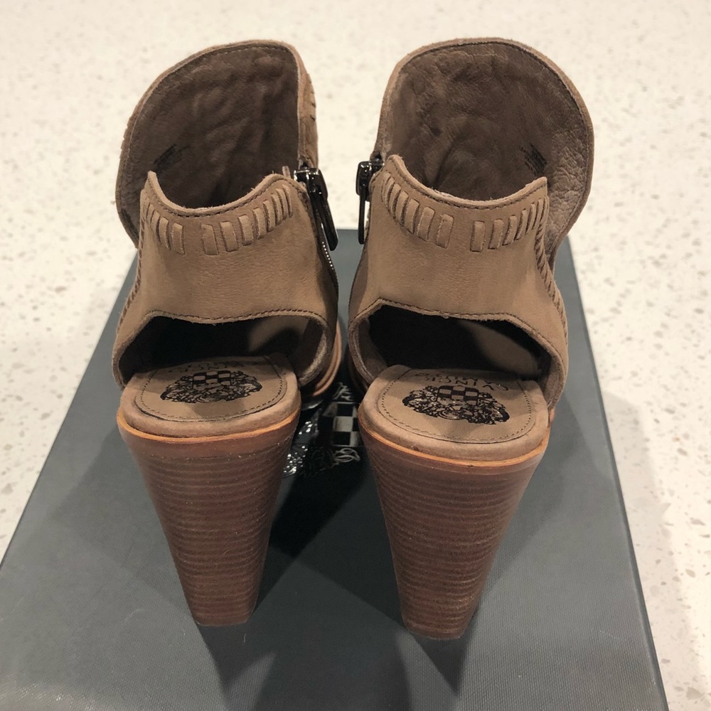 NIB Vince Camuto Karnita Block Bootie- Sz 10 - Picture 5 of 8